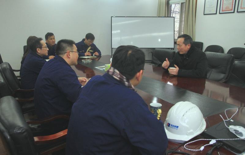 2月13日，農(nóng)歷大年初九，集團(tuán)公司黨委書記、總經(jīng)理虞岳明一行來到申達(dá)，親切慰問申達(dá)公司全體干部職工，向大家拜年，并致以新春美好的祝福！.jpg
